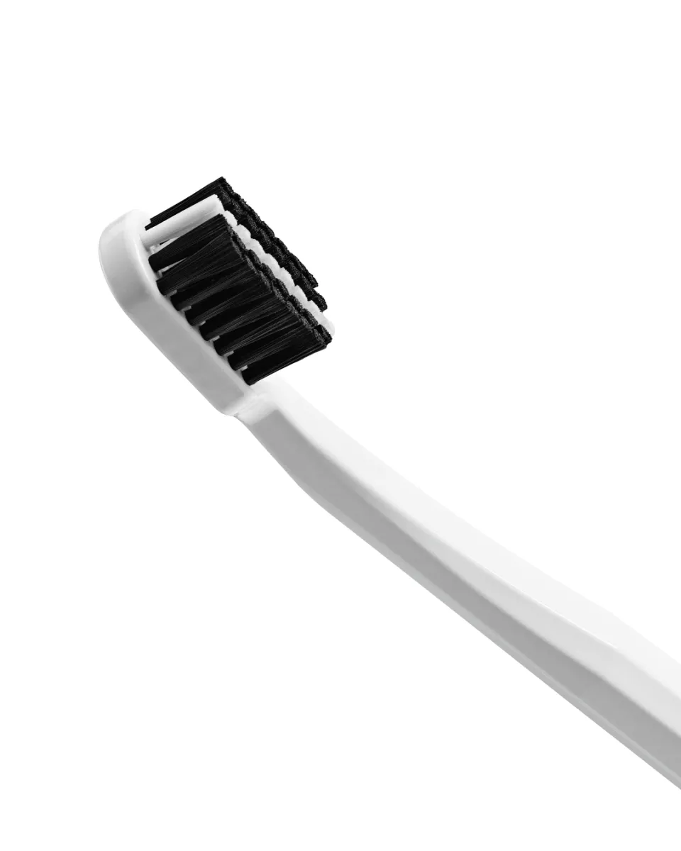 Itin švelnūs Curaprox CS 8760 dantų šepetėliai, juodas ir baltas, 2 vnt. - Image 3